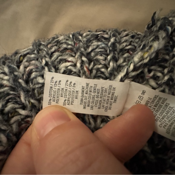 Aerie oversized split hem sweater. - Picture 5 of 6